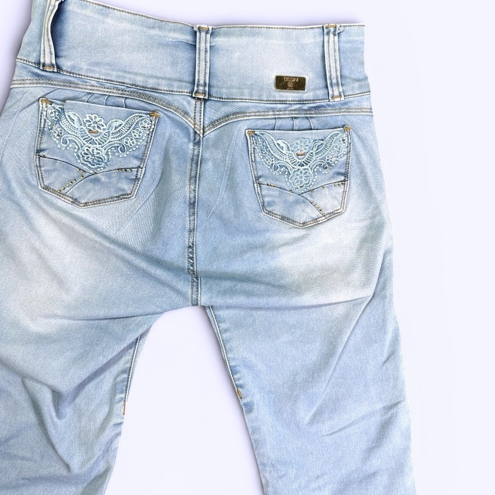 Tissini High Rise Butt Lifting Jeans Women 9 Light Wash Colombia Embroidered